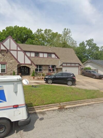 Huge Family & Dog Friendly South Tulsa Pool - Tulsa, OK