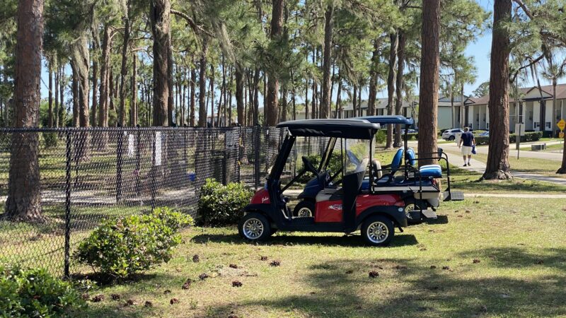 Sun 'N Lake Dog Park Parking - US, FL