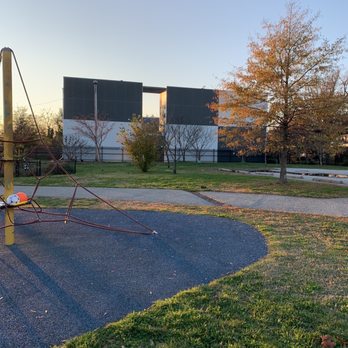 Bruce Monroe Community Park - Washington,