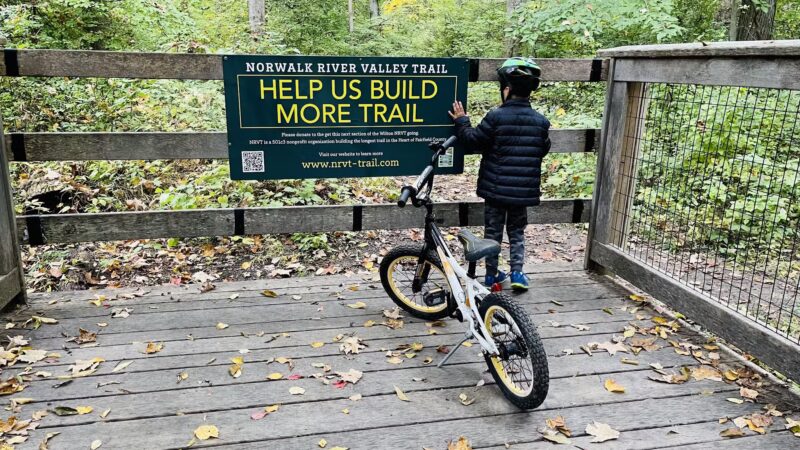 Norwalk River Valley Trail (Skunk Lane Entrance) - Wilton, CT