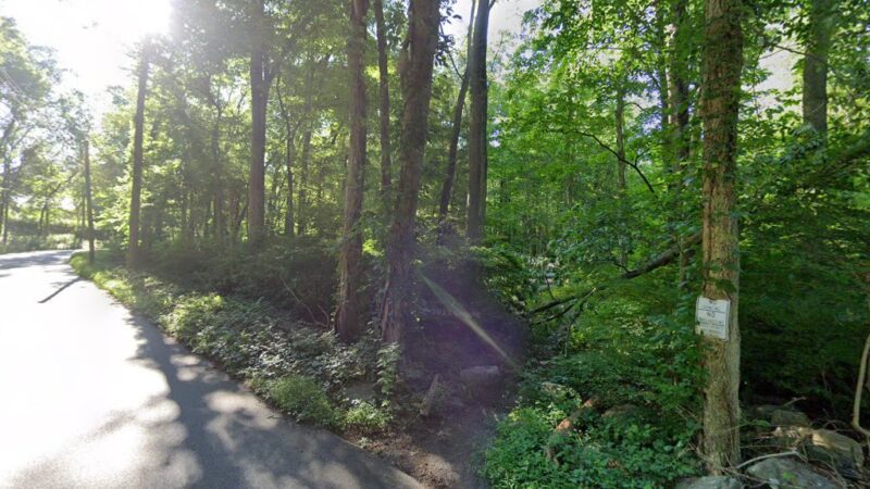Norwalk River Valley Trail (Skunk Lane Entrance) - Wilton, CT