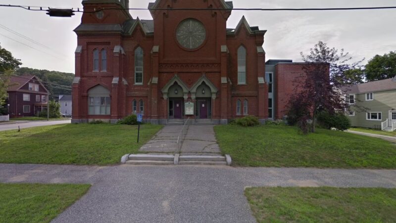 Dog sitting princess - Auburn, ME