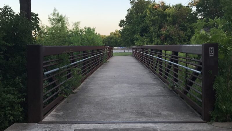 Lake Creek Trailhead Picnic Area - Austin, TX