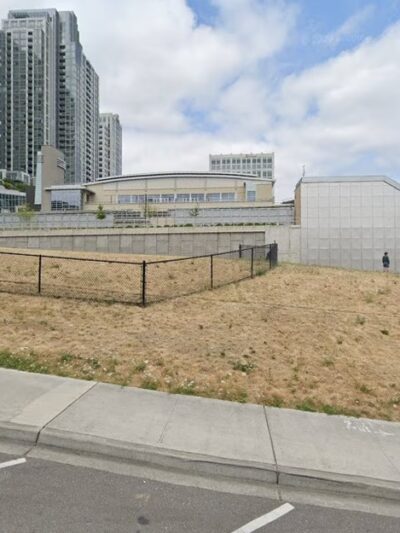 City Hall Off-Leash Dog Park - Bellevue, WA