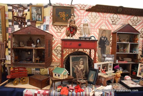 Brimfield Antique Flea Market & Shows - ,