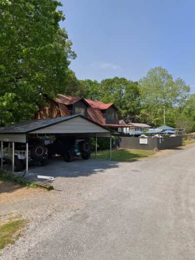 Bow Wow Resort and Spa - Centre, AL