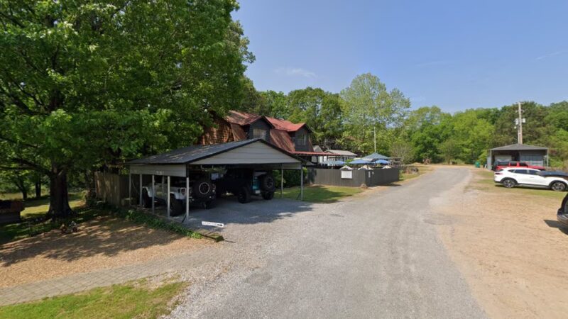 Bow Wow Resort and Spa - Centre, AL