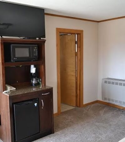 Village Inn Motel - Challis, ID