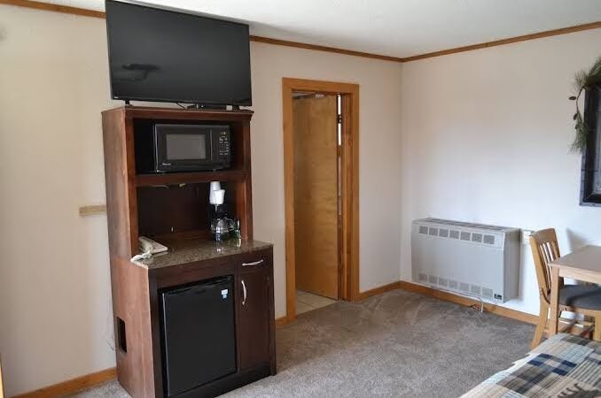 Village Inn Motel - Challis, ID