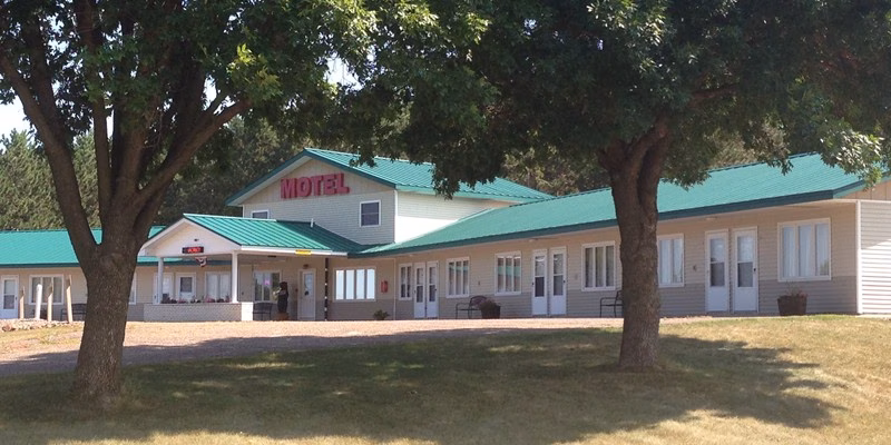 Country Villa Motel and Country Camping - Chippewa Falls, WI