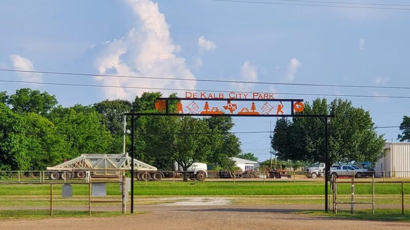 De Kalb City Lake Park - De Kalb, TX