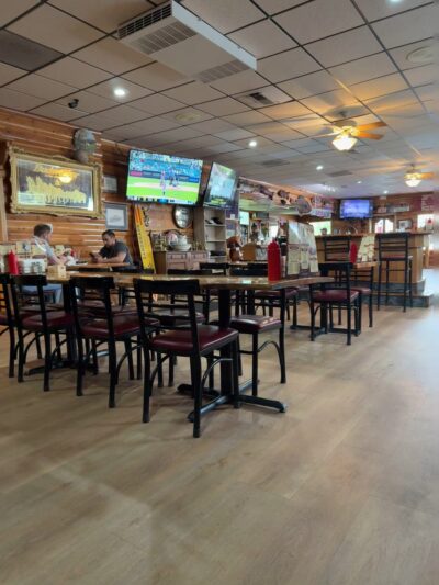 Salty Dog Eatery - Deer Park, WA