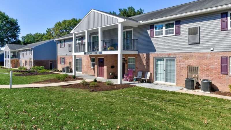 Village Green Apartments - Elizabethtown, PA