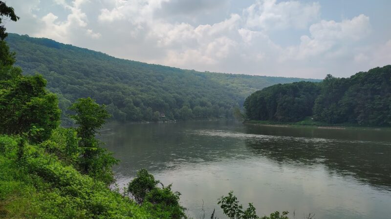 Allegheny River Trail, Emlenton Trailhead Parking - Emlenton, PA