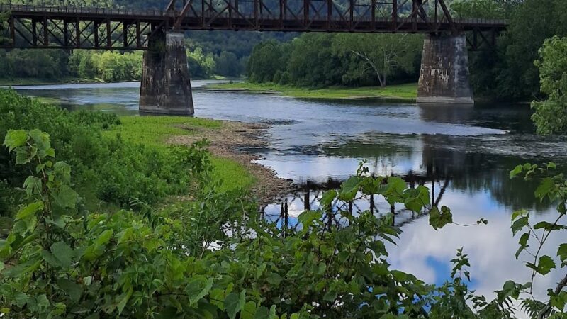 Allegheny River Trail, Emlenton Trailhead Parking - Emlenton, PA