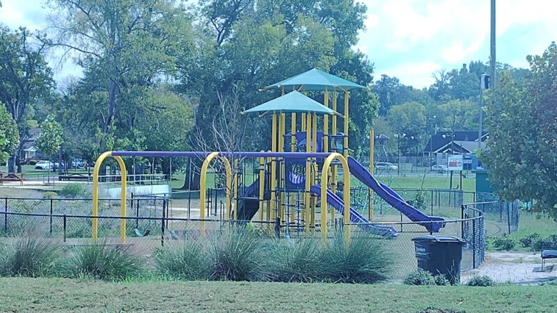 Fairfield Memorial City Park Plaza - Fairfield, AL