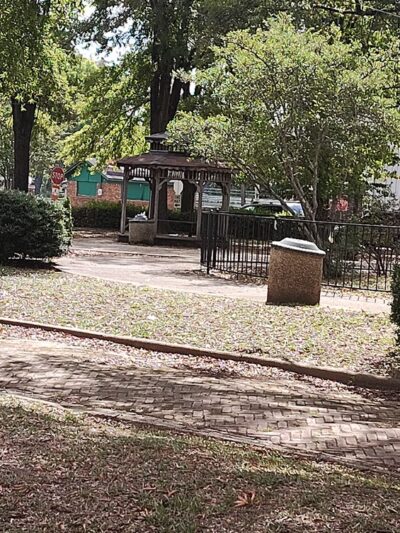 Fairfield Memorial City Park Plaza - Fairfield, AL