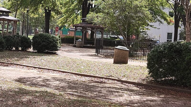 Fairfield Memorial City Park Plaza - Fairfield, AL