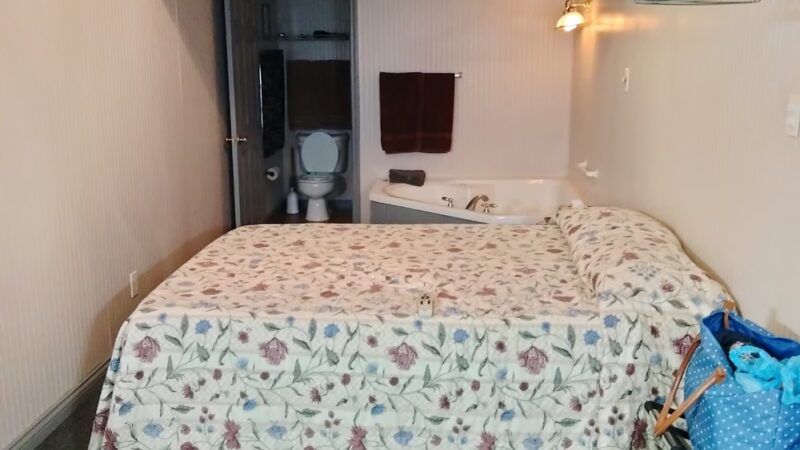 Grassy Creek Cabooses - Fancy Gap, VA