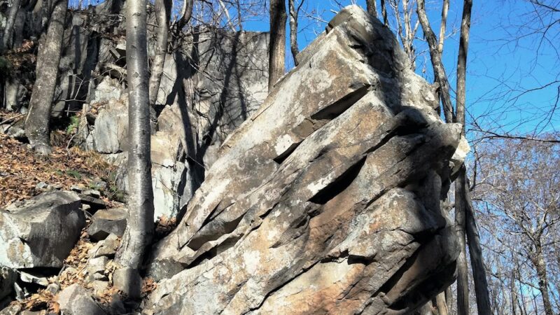 Killkenney Rocks Finger Rocks and Reservoir Loop - Farmington, CT
