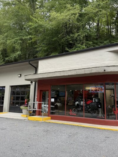 Dam Garage Gas Station - Fontana Dam, NC