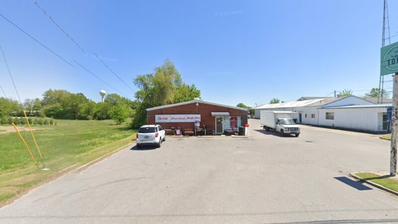 The Old Front Porch Thrift Store - Fulton, KY