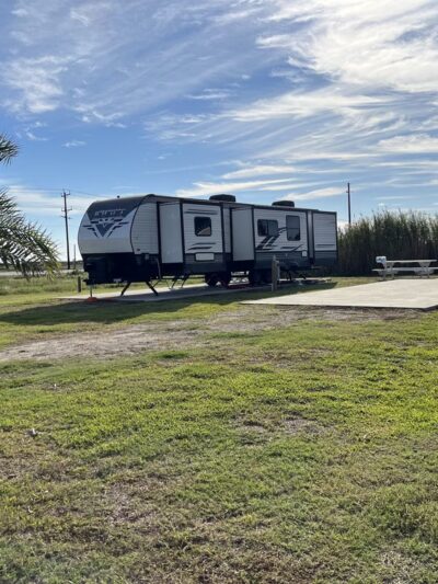 Many Waters RV Spot - Gilchrist, TX