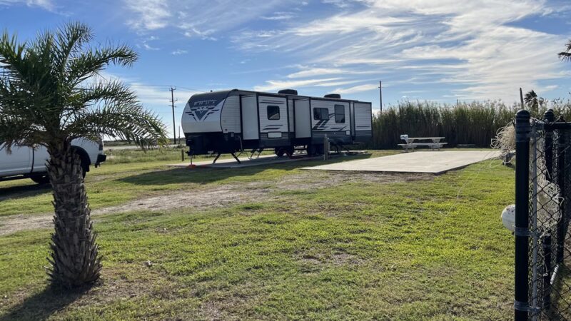 Many Waters RV Spot - Gilchrist, TX