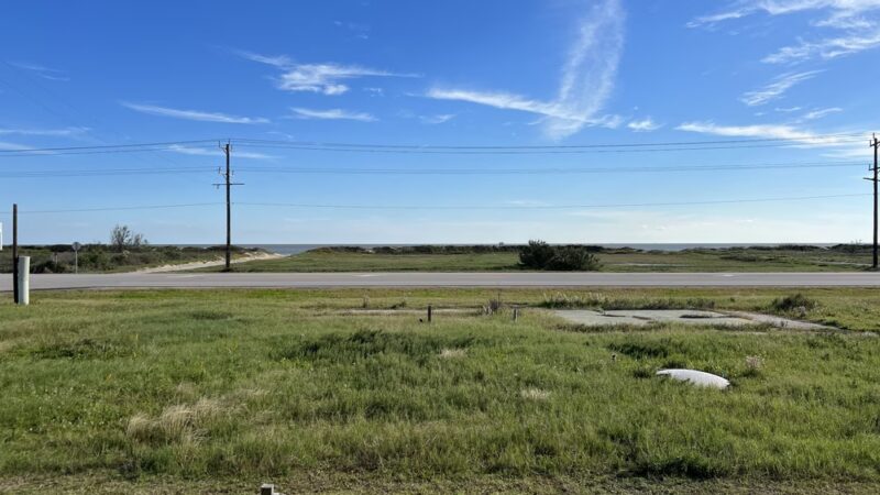 Many Waters RV Spot - Gilchrist, TX