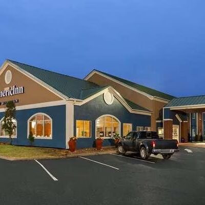 AmericInn by Wyndham Grinnell - Grinnell, IA