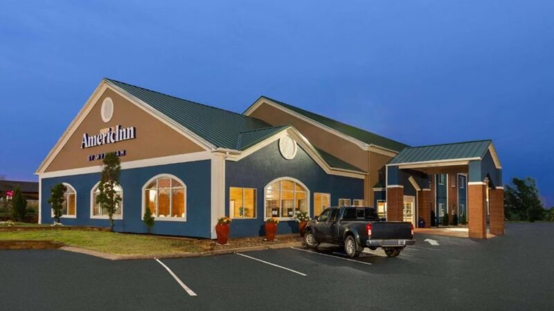 AmericInn by Wyndham Grinnell - Grinnell, IA