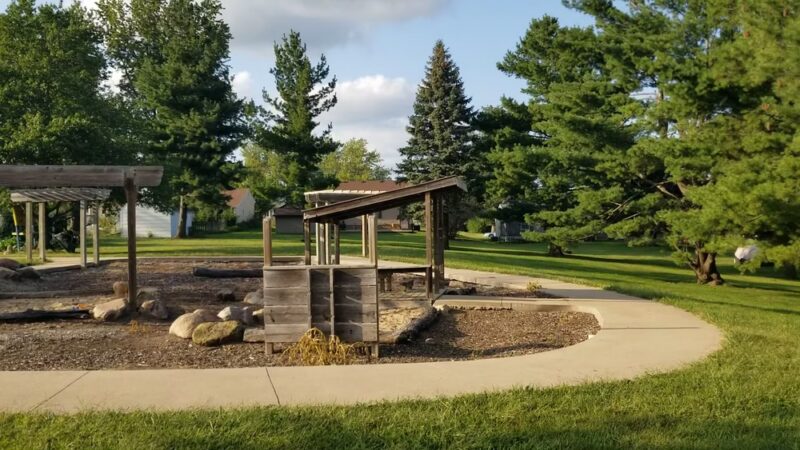 Summer Street Park - Grinnell, IA