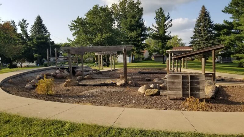 Summer Street Park - Grinnell, IA