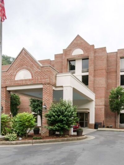 Comfort Inn & Suites - Grundy, VA