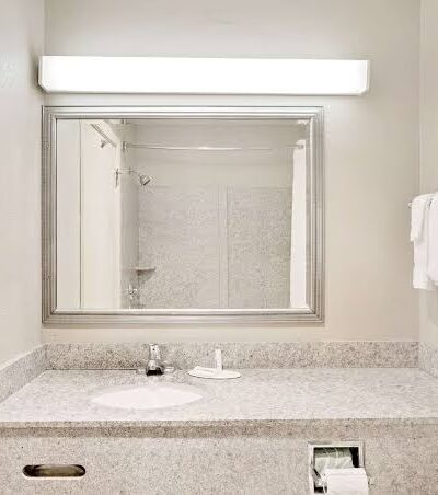 Super 8 by Wyndham Hillsville - Hillsville, VA