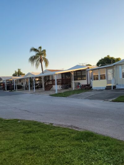 Holiday Travel Park - Holiday, FL