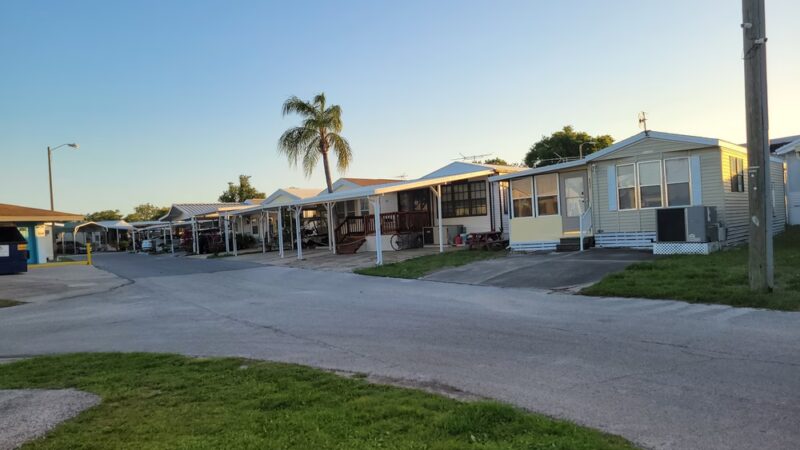 Holiday Travel Park - Holiday, FL