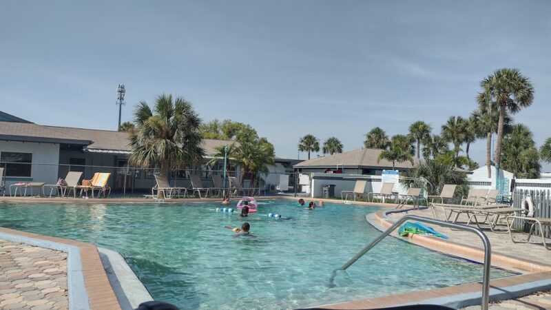 Holiday Travel Park - Holiday, FL