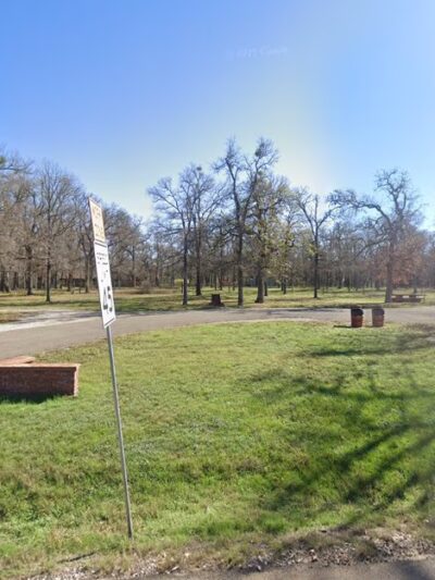 Roadside picnic area - Holland, TX