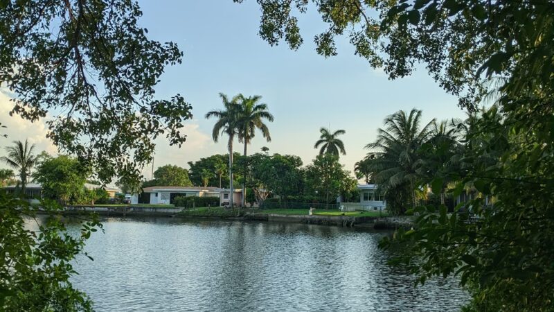 Hollywoof Dog Park - Hollywood, FL