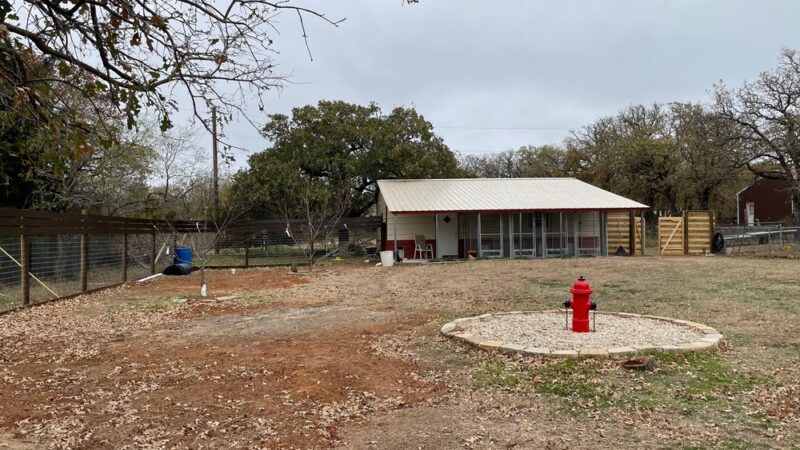 Oak Tree Kennels, Joshua, TX - Joshua, TX