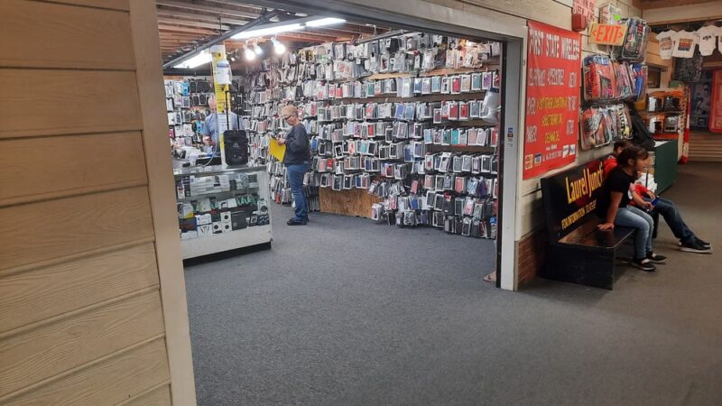 Laurel Junction Flea Market - Laurel, DE