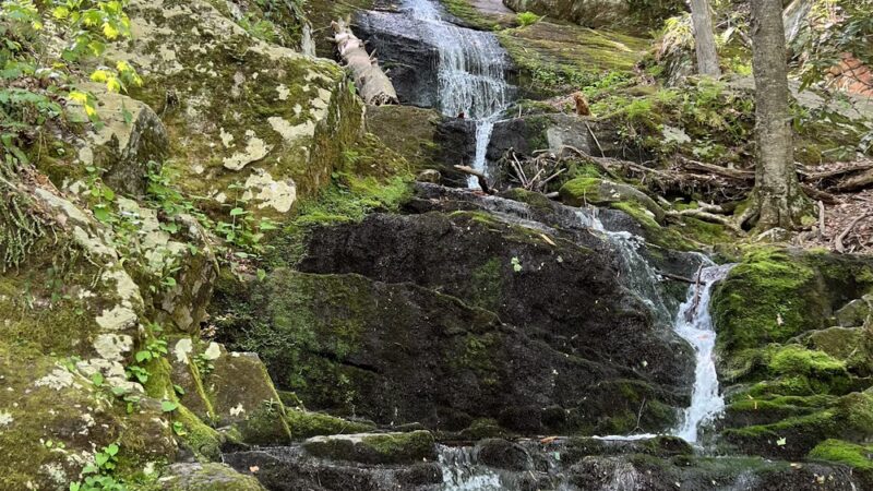 Buttermilk Falls Trail Parking, Mountain Road, Layton, NJ - Layton, NJ