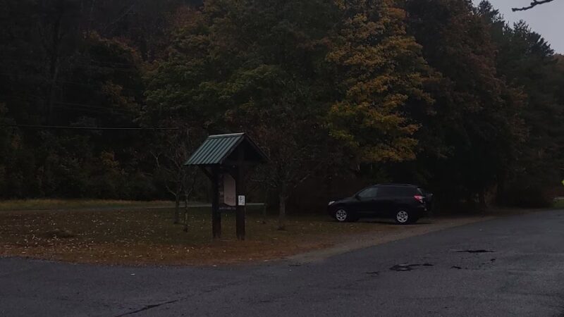Upper Goose Pond Trail/AT Parking - Lee, MA
