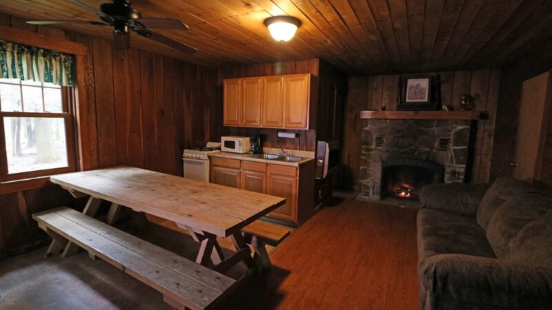 Whispering Oaks Cabins - Leeper, PA