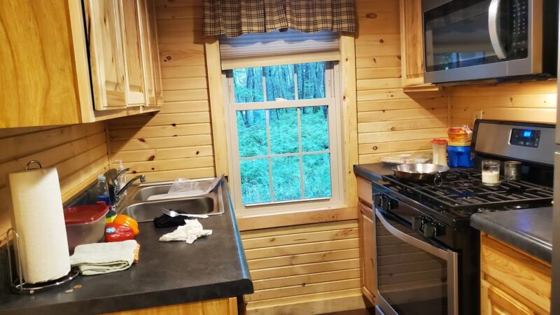 Whispering Oaks Cabins - Leeper, PA