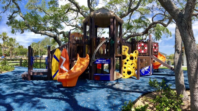 Bayfront Park Recreation Center - Longboat Key, FL