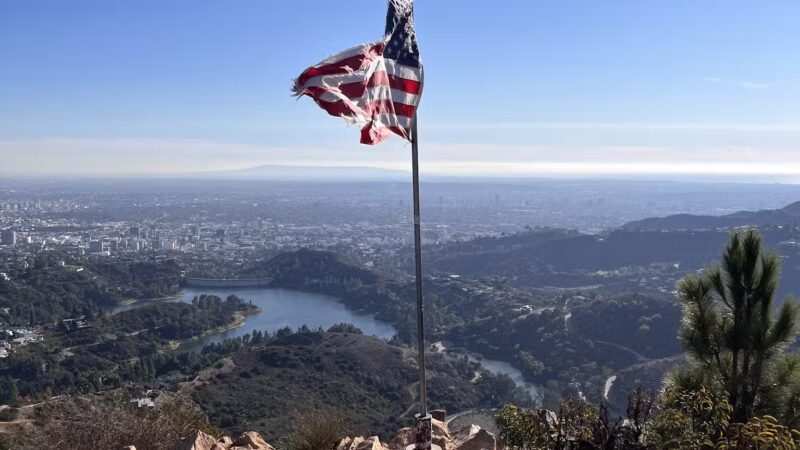 Lake Hollywood Reservoir Walking Trail - Los Angeles, CA
