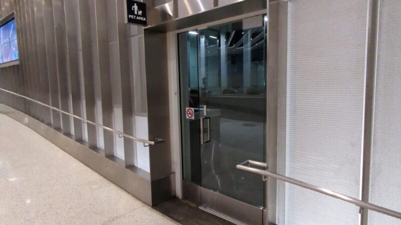 Terminal 6 Pet Relief Area - Los Angeles, CA