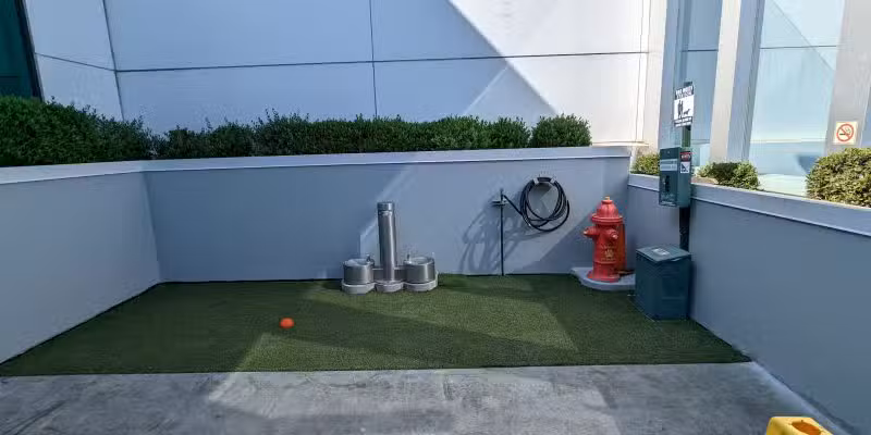Terminal 6 Pet Relief Area - Los Angeles, CA